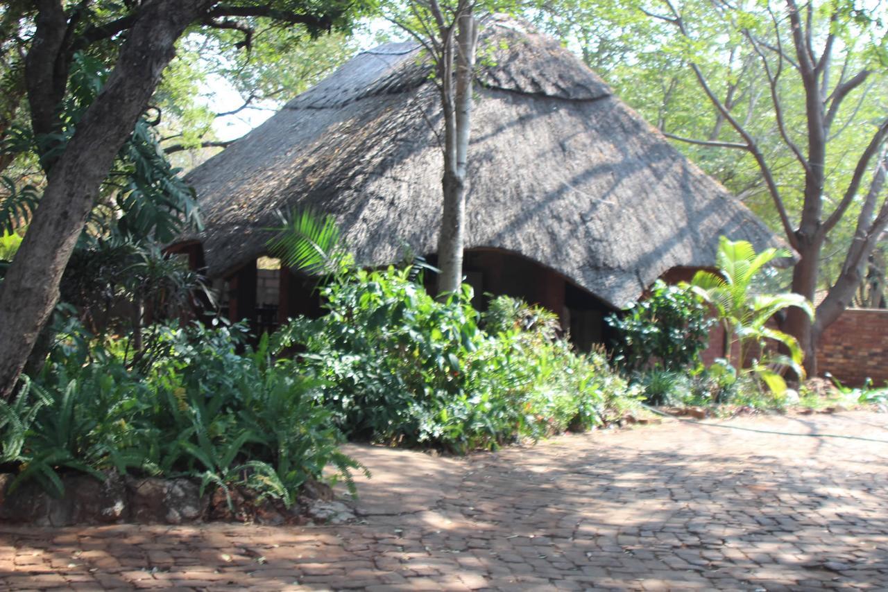 Mosi-Ua-Tunya Lodge Victoriawatervallen Buitenkant foto